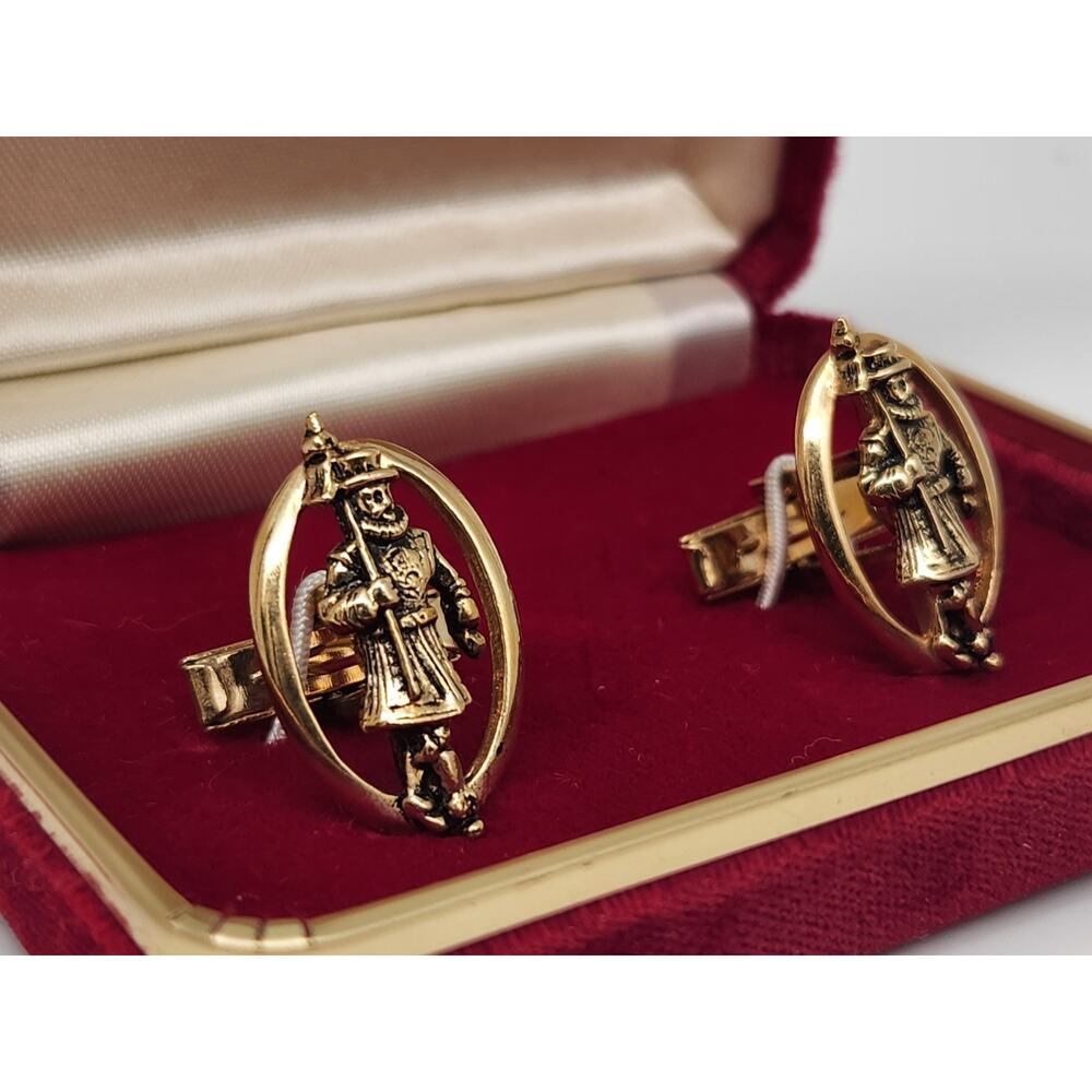 Vintage Mens Jewelry Shields Beefeater Guard England Gold Tone Metal Cuff Links